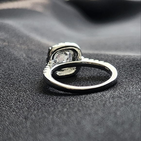 Classic Diamond Halo Ring Set - Picture 4 of 6